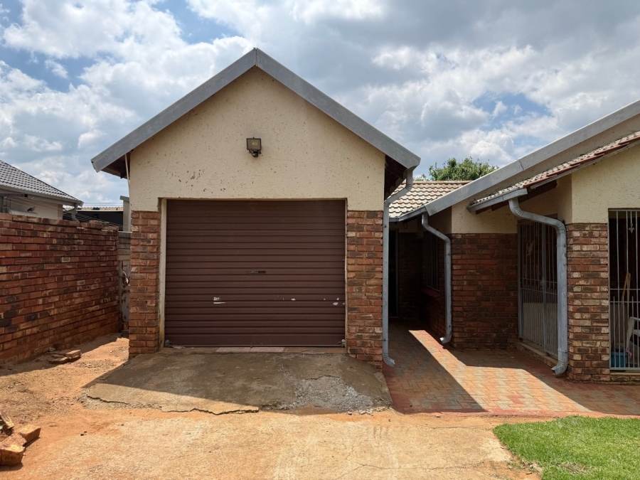 2 Bedroom Property for Sale in Mohadin North West